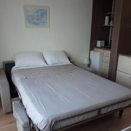 Studio Bord De Mer Saint-Laurent-du-Var Ngoại thất bức ảnh